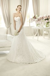 Кружевное свадебное платье фирмы Pronovias